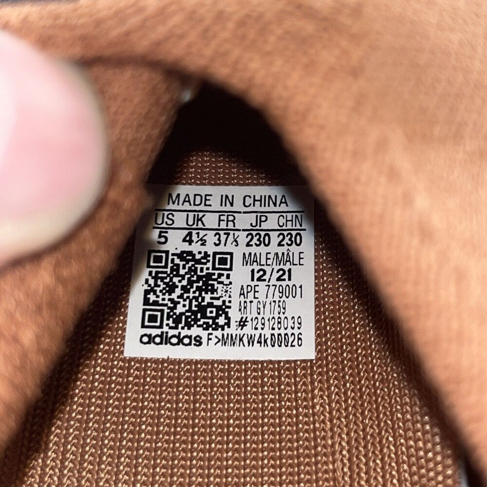 Size 5 - adidas Yeezy Knit Runner Stone Carbon - Picture 5 of 9